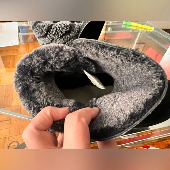 UGG classic boots - Picture 2 of 7